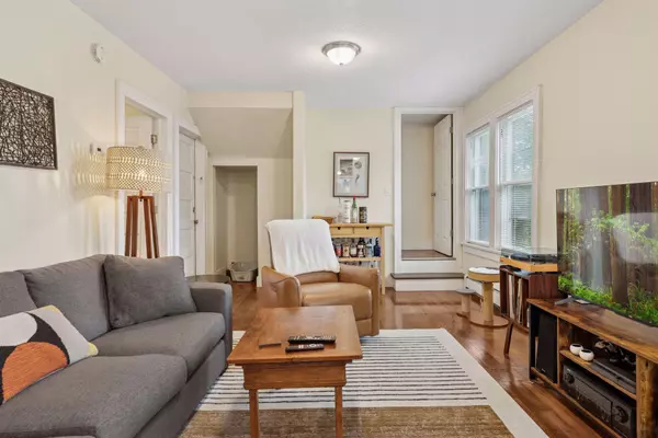 Minneapolis, MN 55418,3242 Hayes ST NE