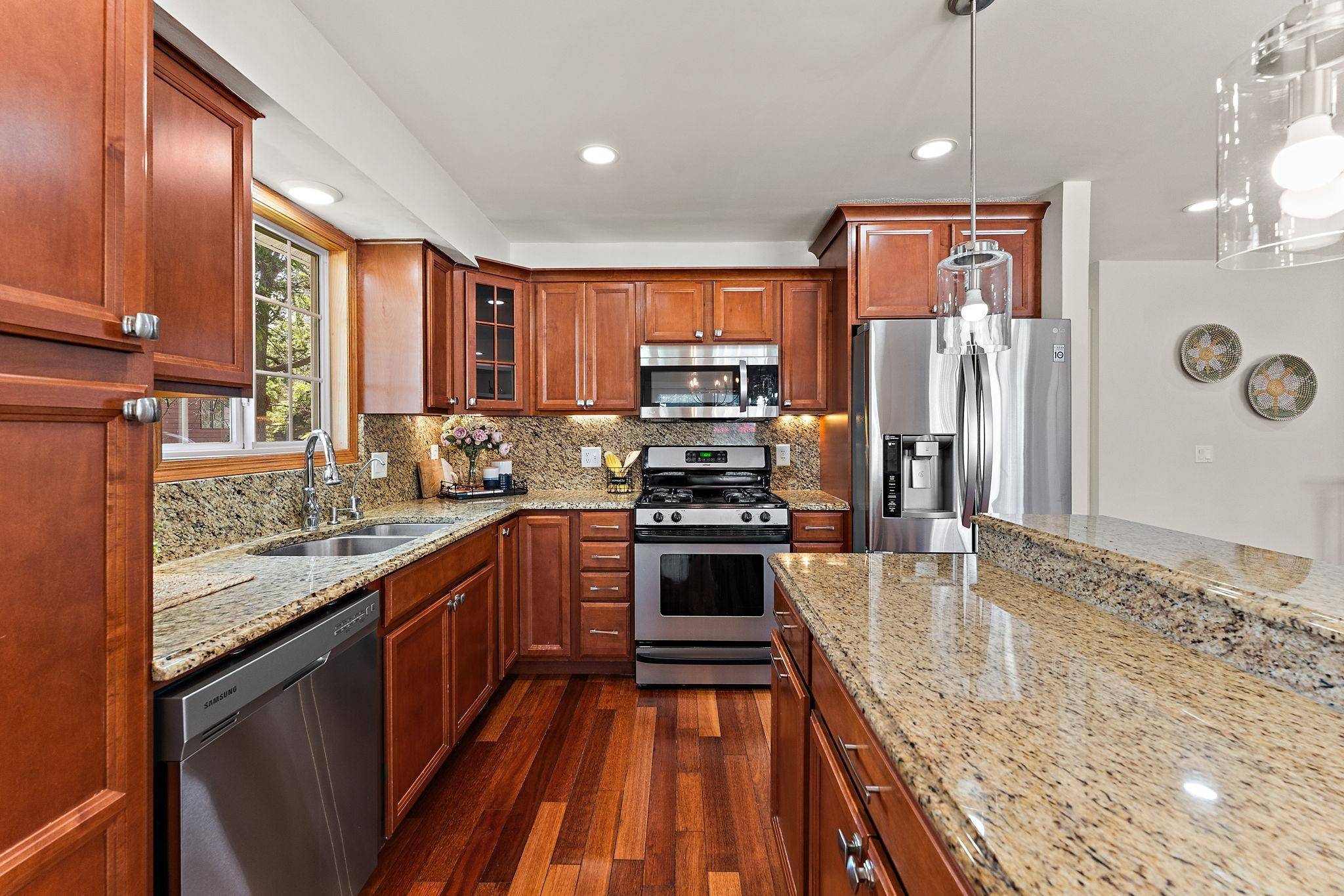 Brooklyn Park, MN 55445,8473 Kentucky CT N