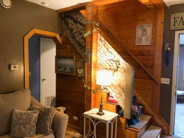 Little Falls, MN 56345,702 4th ST NE