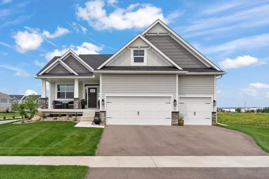 2915 Trinity DR, Shakopee, MN 55379