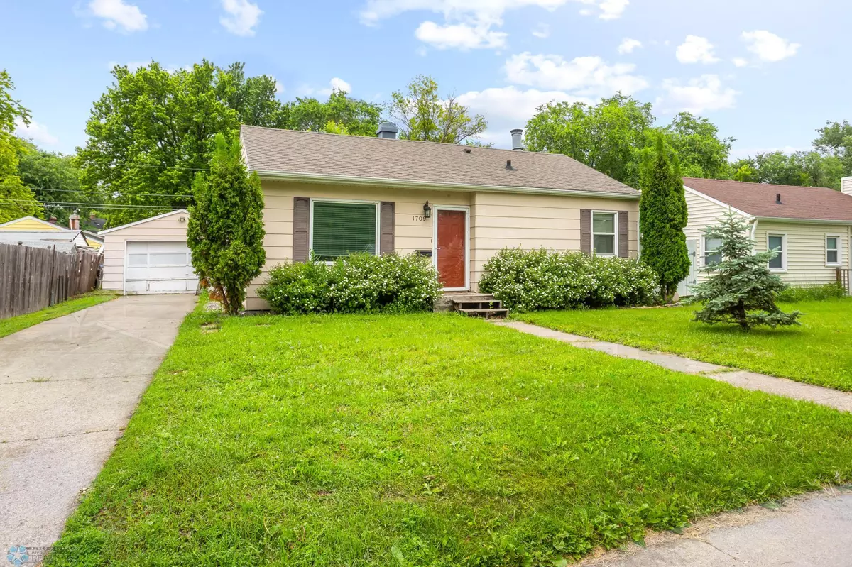 Fargo, ND 58103,1709 13th AVE S