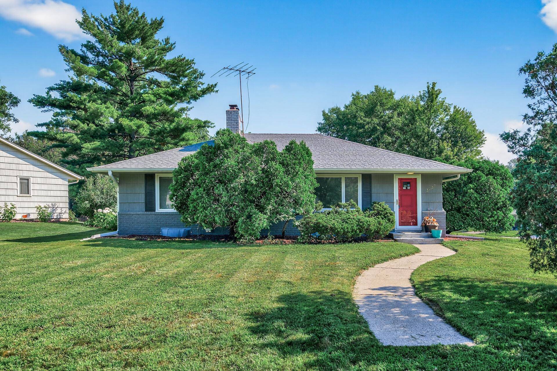 3237 Cavell LN, Saint Louis Park, MN 55426