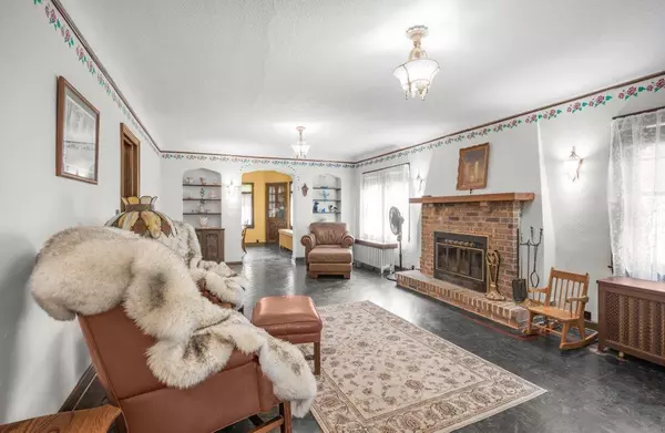 Glencoe, MN 55336,407 13th ST E