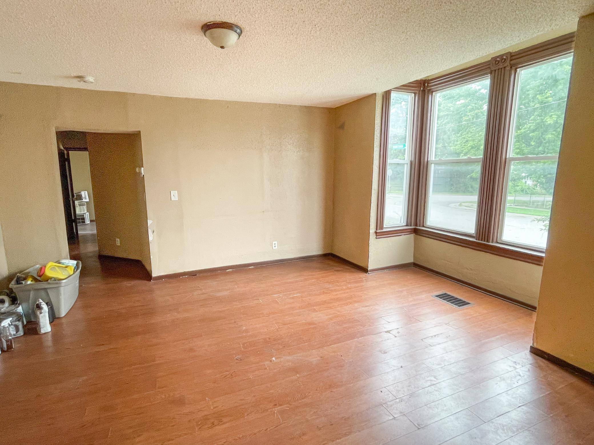 Saint Paul, MN 55130,468 Minnehaha AVE E