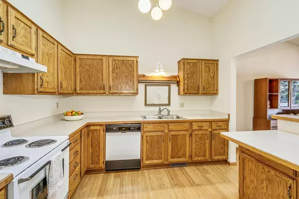 Vadnais Heights, MN 55127,4328 Thornhill LN