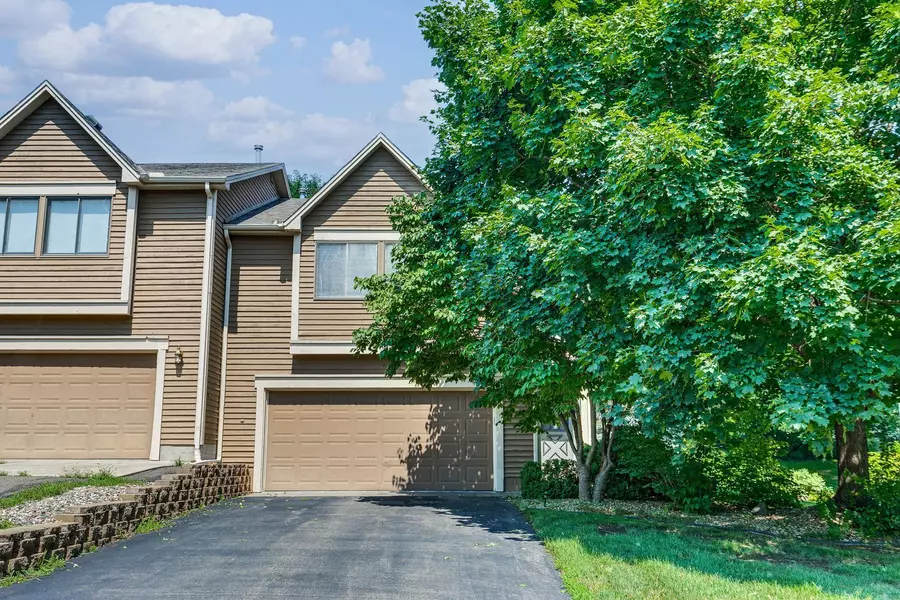 4328 Thornhill LN, Vadnais Heights, MN 55127