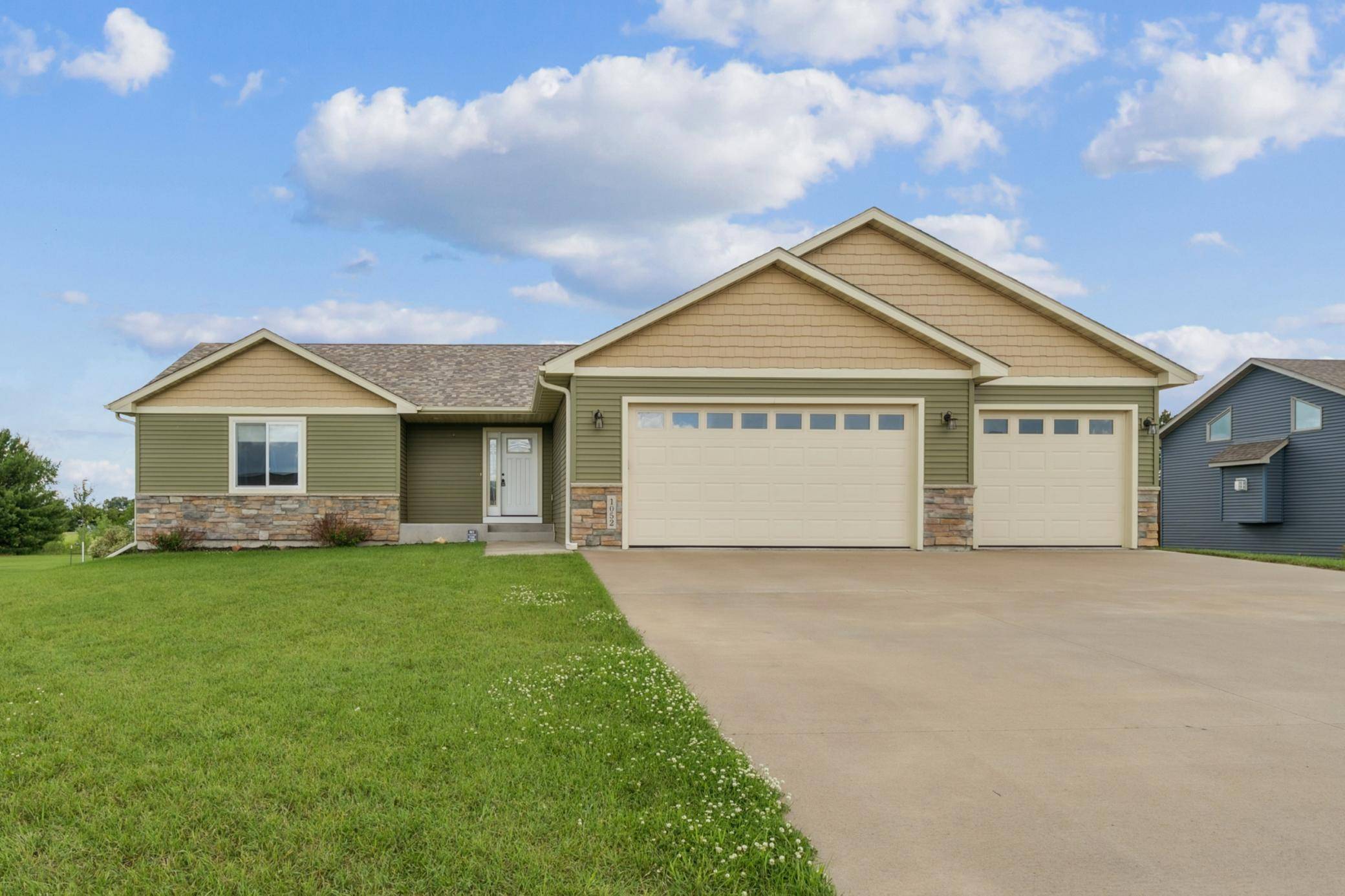 New Richmond, WI 54017,1052 Hidden LN