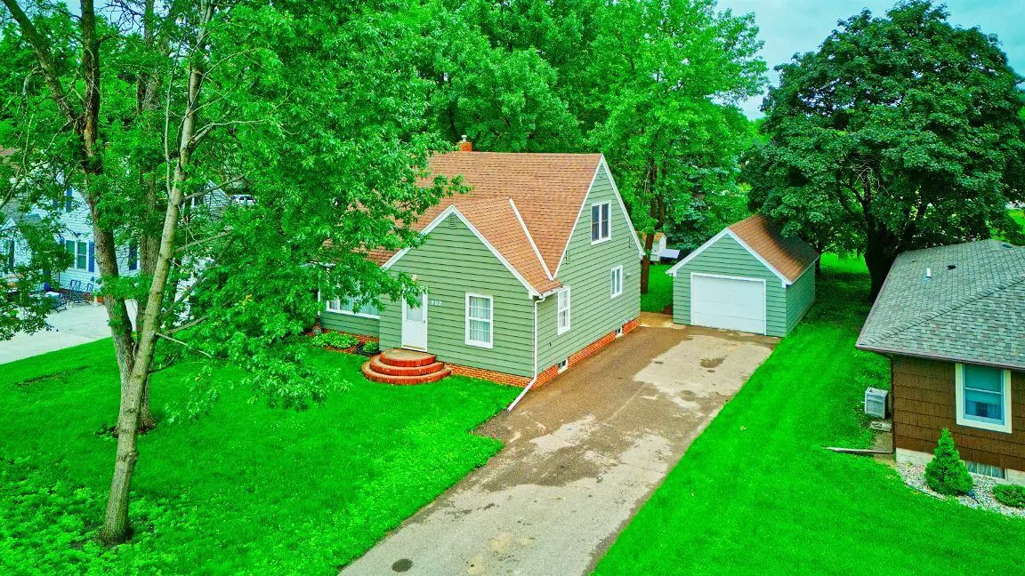 Silver Lake, MN 55381,402 Frank ST NW