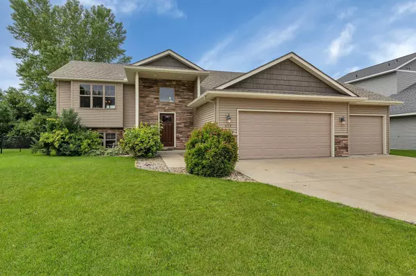 617 Knights CT, Sartell, MN 56377