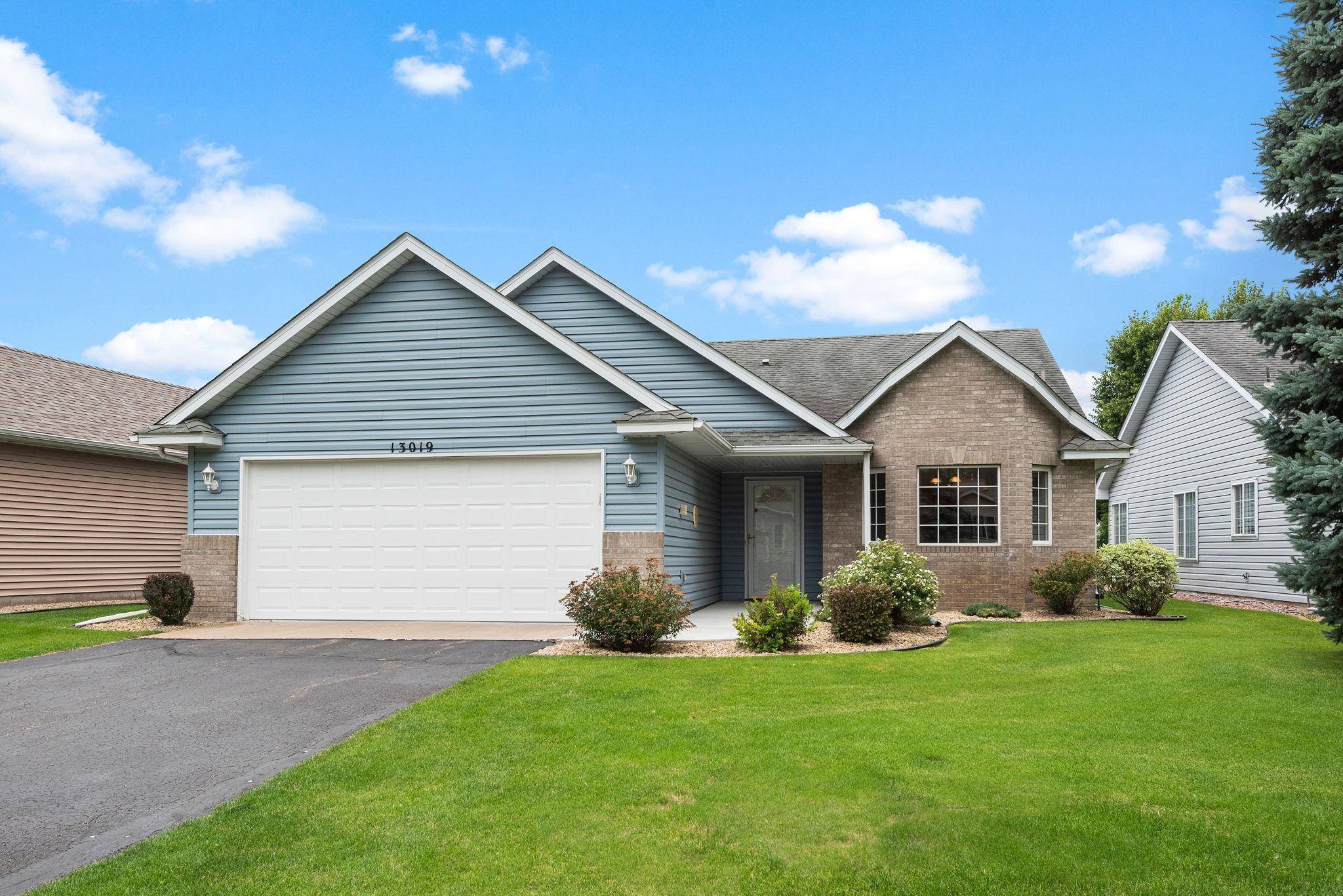 13019 Brookside LN N, Rogers, MN 55374