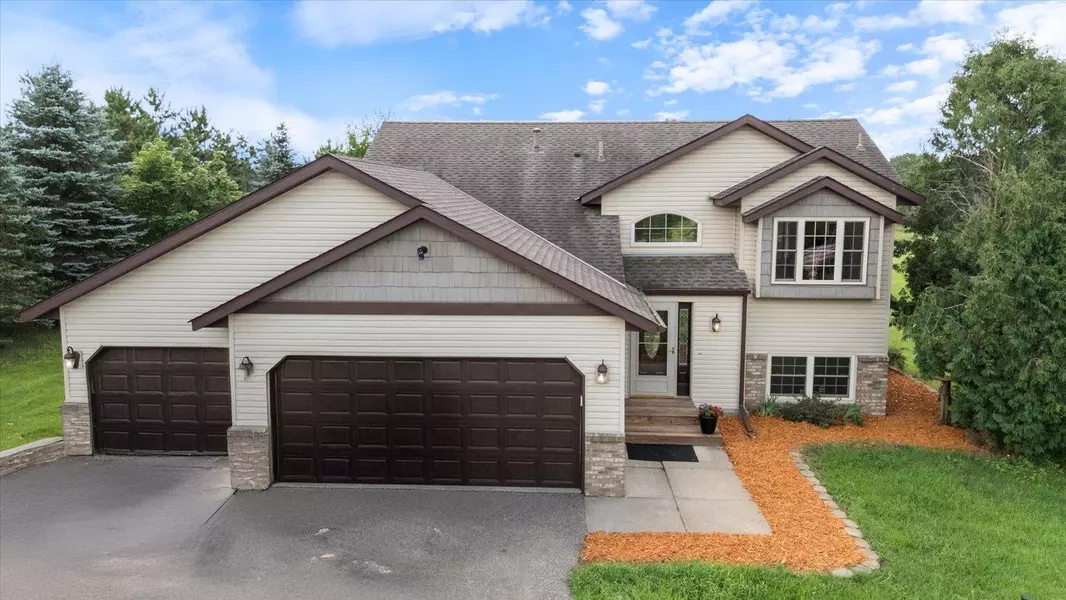 700 206th AVE NW, Oak Grove, MN 55011