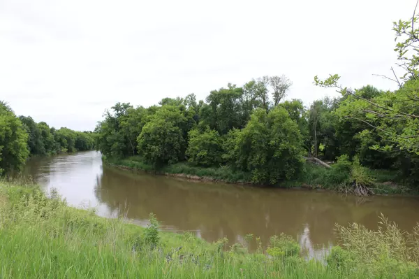 Moorhead, MN 56560,1019 100th AVE