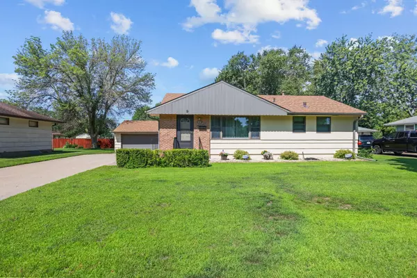 5913 Zenith AVE N, Brooklyn Center, MN 55429