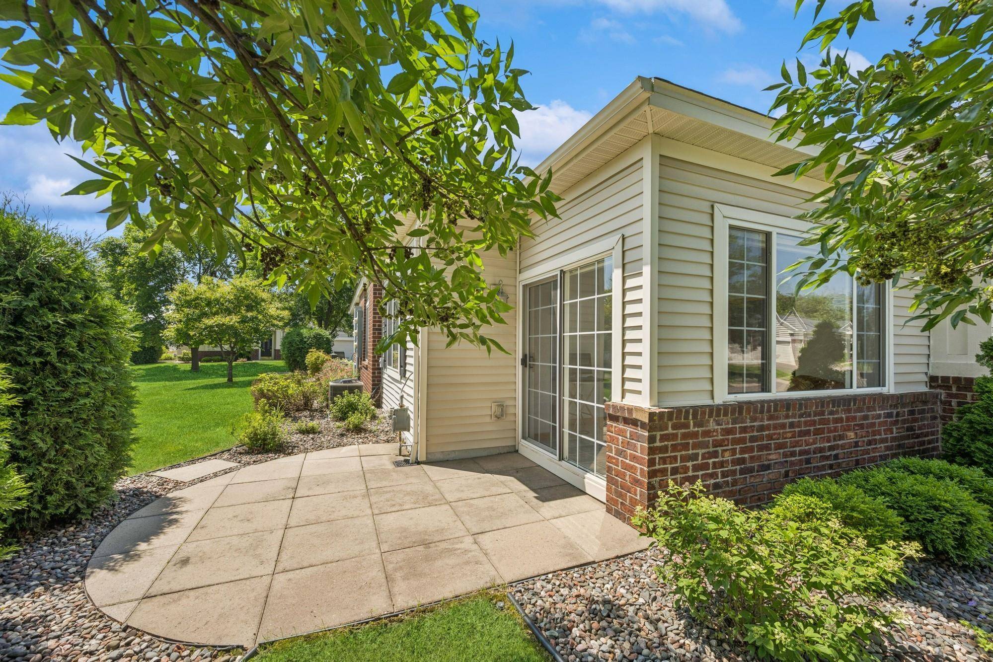 Plymouth, MN 55446,13936 54th AVE N #2