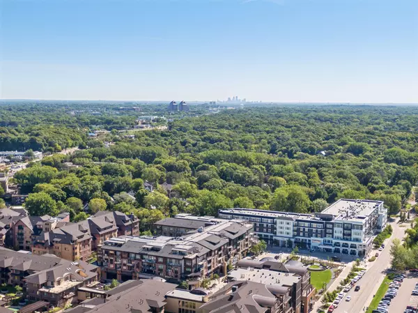 Wayzata, MN 55391,875 Lake ST N #318