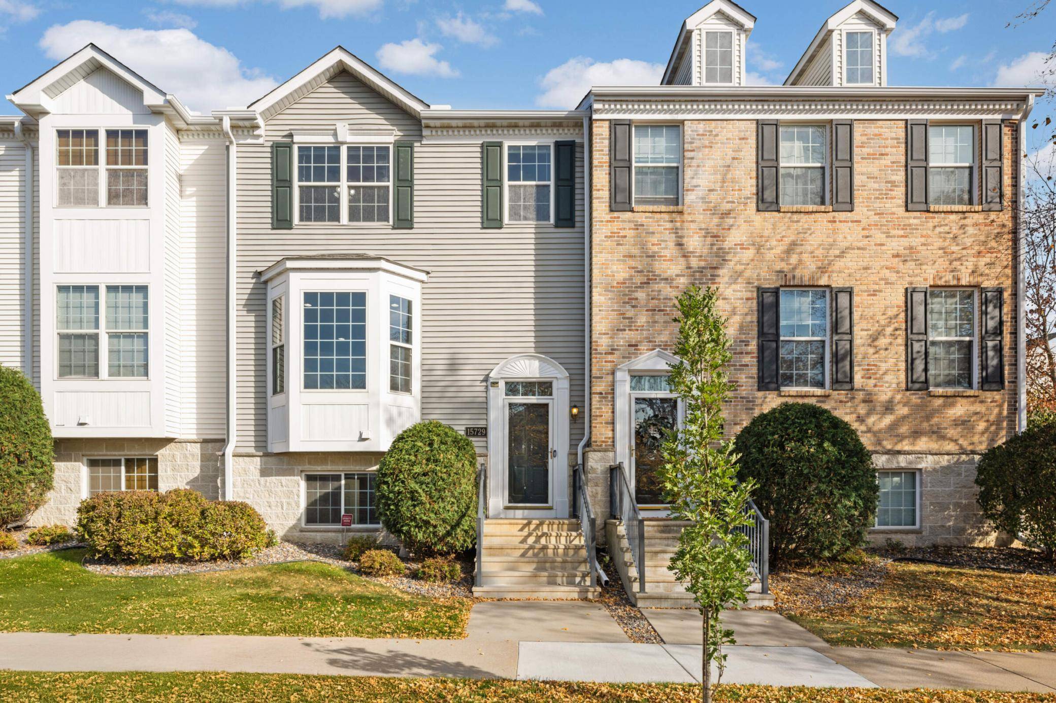 Eden Prairie, MN 55347,15729 Porchlight LN