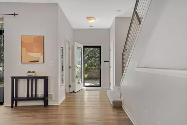 Minneapolis, MN 55408,2828 Aldrich AVE S #101