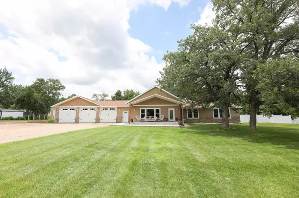 915 S Darling DR NW, Alexandria, MN 56308