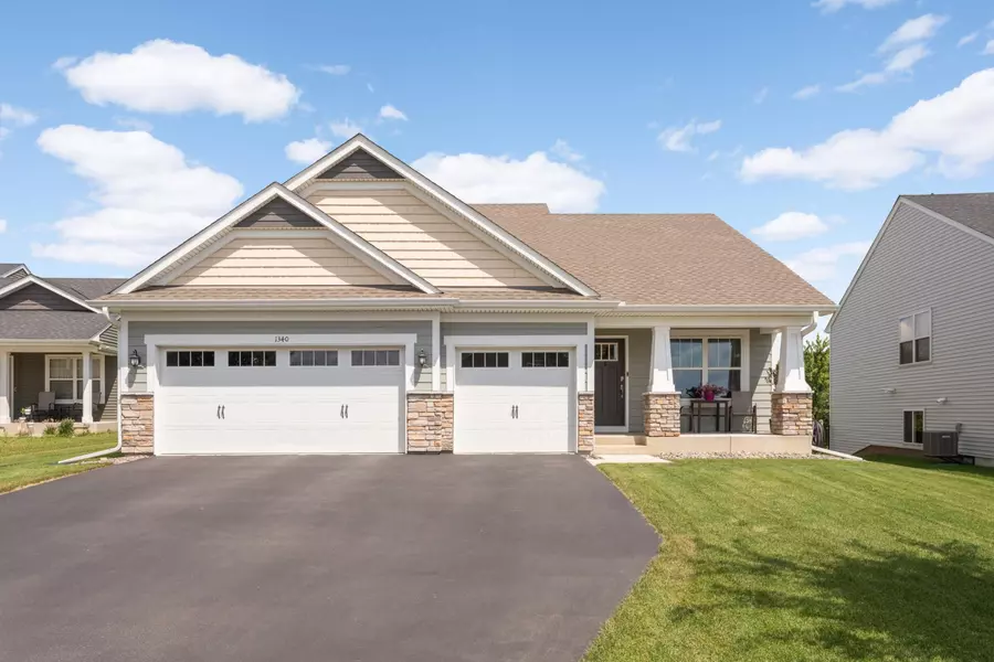 1340 Chestnut CIR, Carver, MN 55315