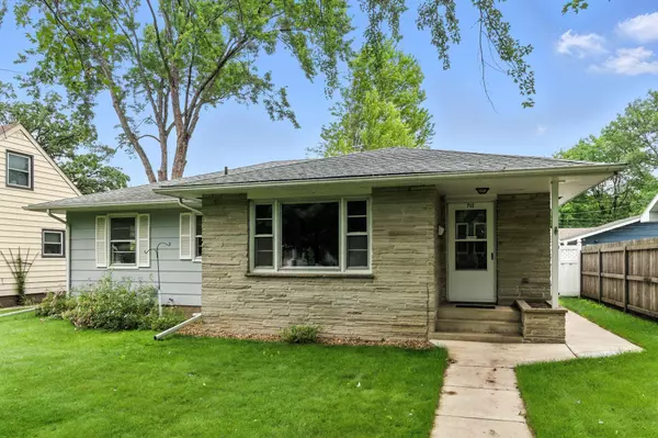 712 Kilian BLVD SE, Saint Cloud, MN 56304