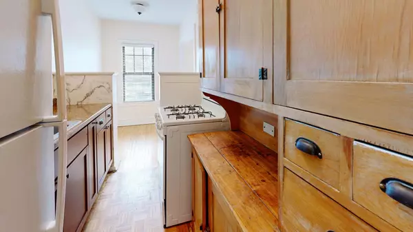 Minneapolis, MN 55403,214 E 19th ST #304