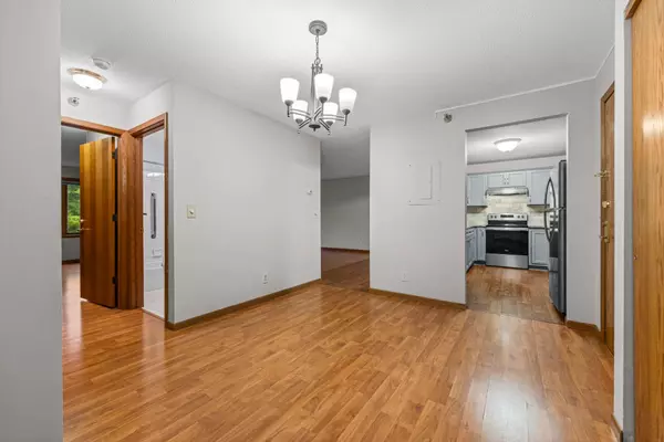 Falcon Heights, MN 55108,1666 Coffman ST #101