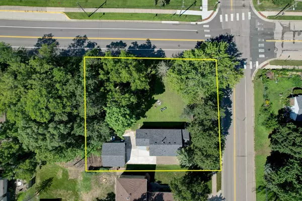 North Saint Paul, MN 55109,2568 South AVE E