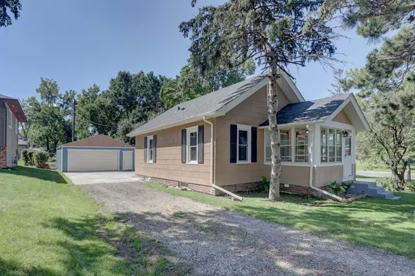 2568 South AVE E, North Saint Paul, MN 55109