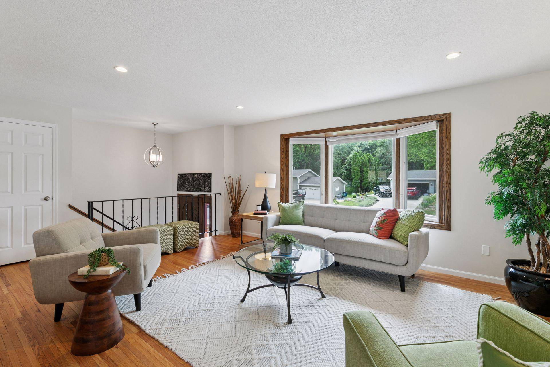 Eagan, MN 55121,3320 Heritage LN