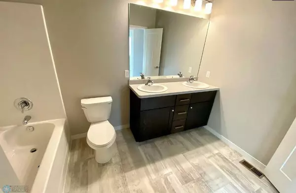 Moorhead, MN 56560,3039 39th AVE S