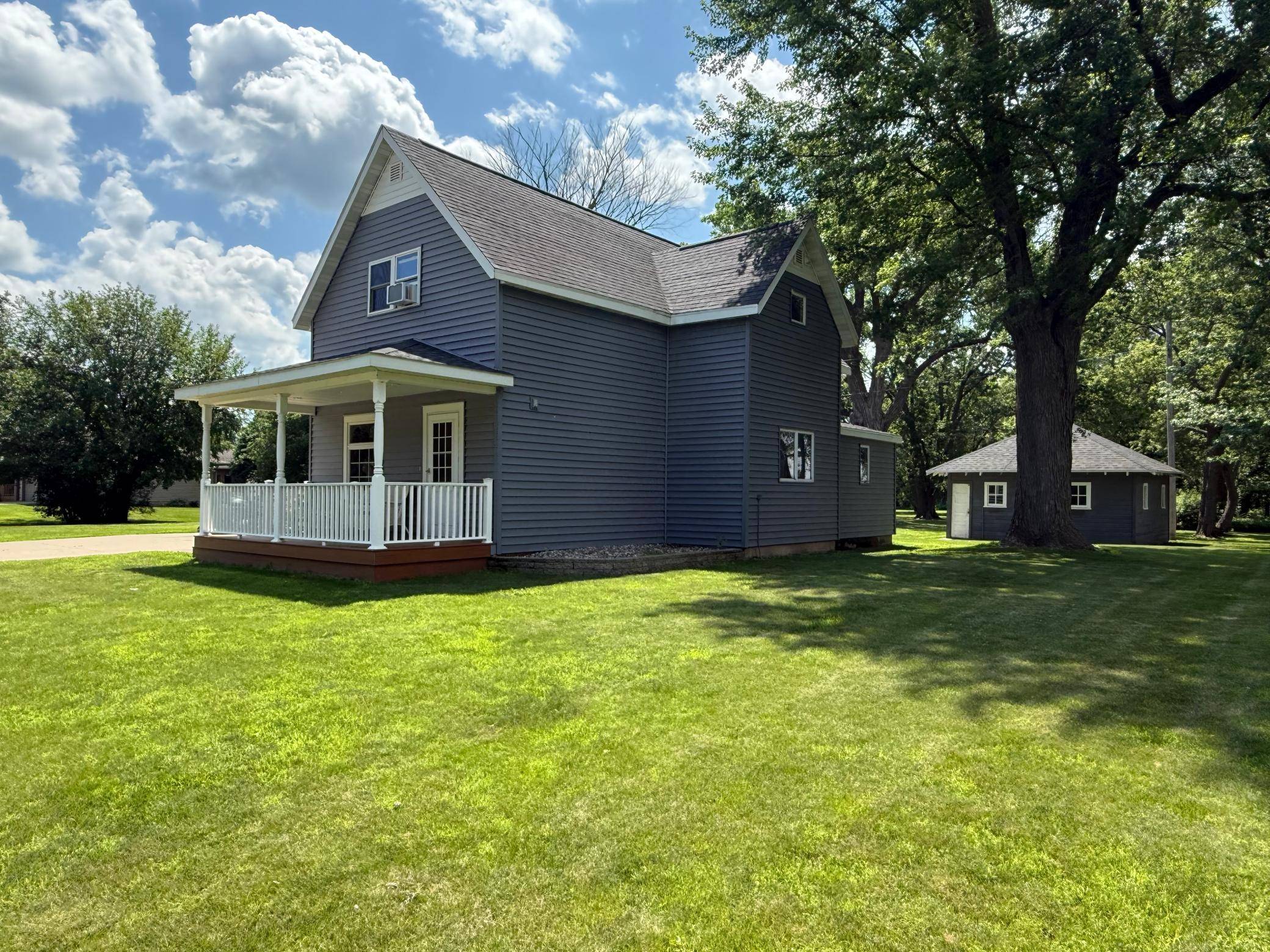 Walnut Grove, MN 56180,681 8th ST