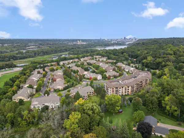 Mendota Heights, MN 55118,1320 Riverside LN #303