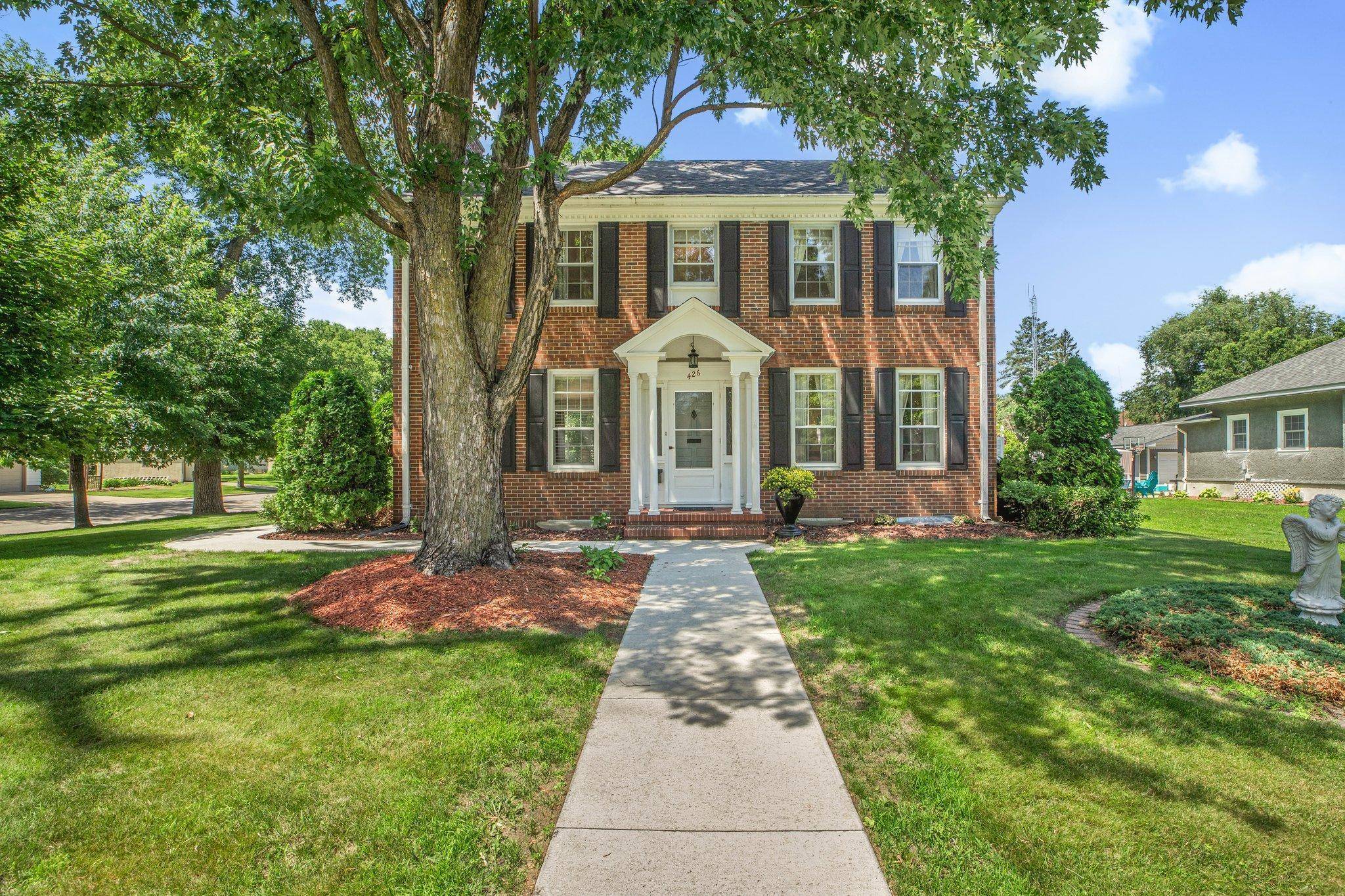 426 S Armstrong AVE, Litchfield, MN 55355