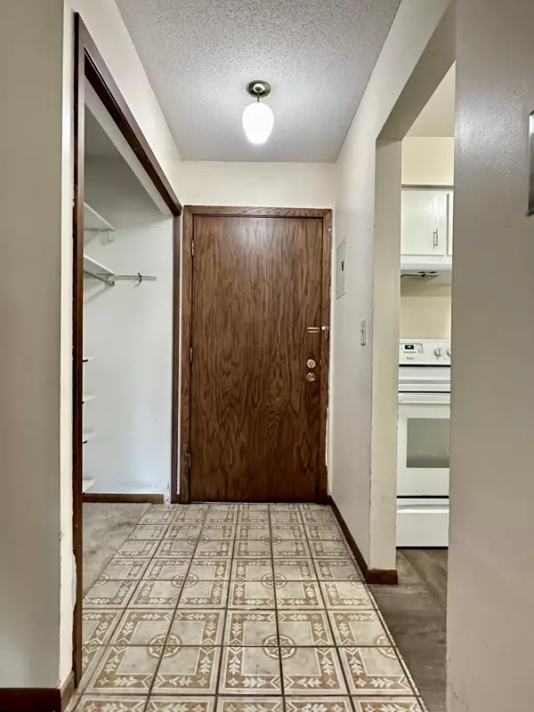 Roseville, MN 55418,3153 Old Highway 8 #103