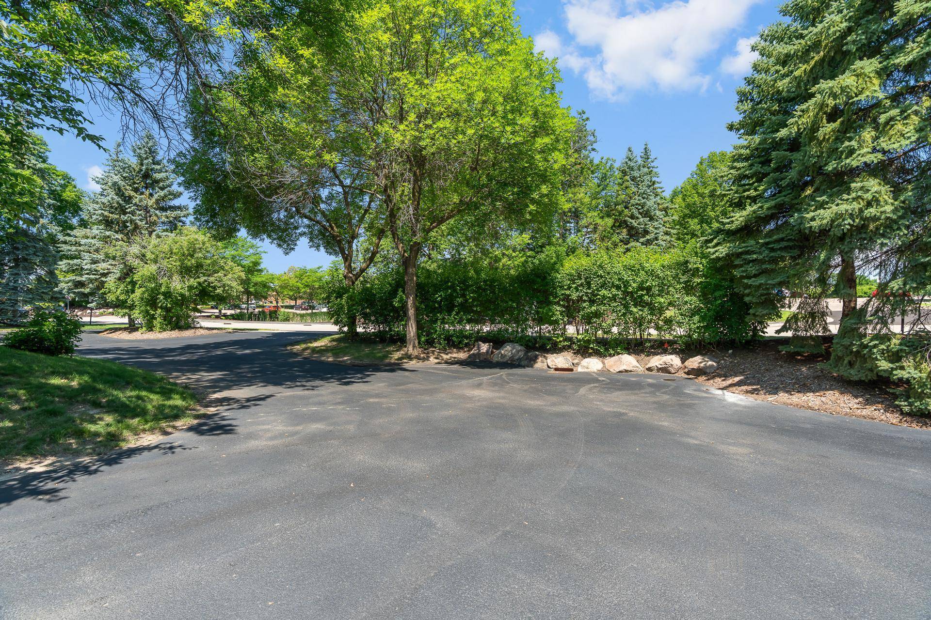 Eden Prairie, MN 55347,18266 Cascade DR