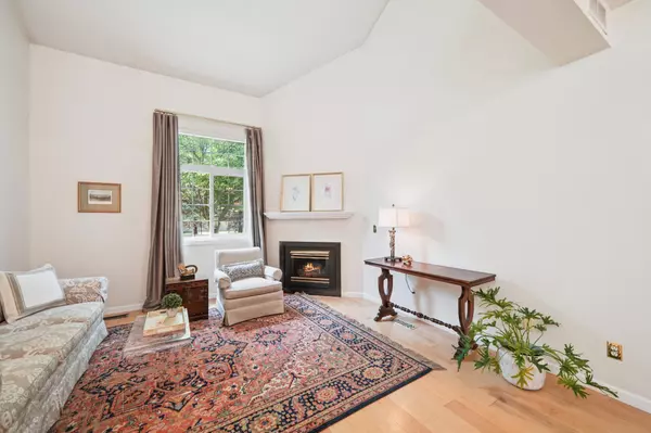 Eden Prairie, MN 55344,13708 Anderson Lakes Pkwy