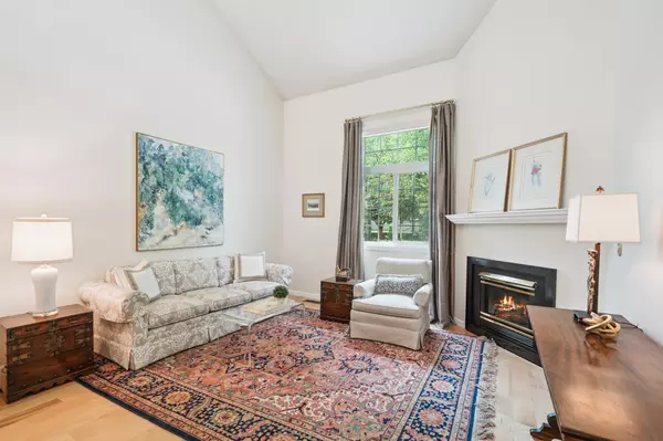 Eden Prairie, MN 55344,13708 Anderson Lakes Pkwy