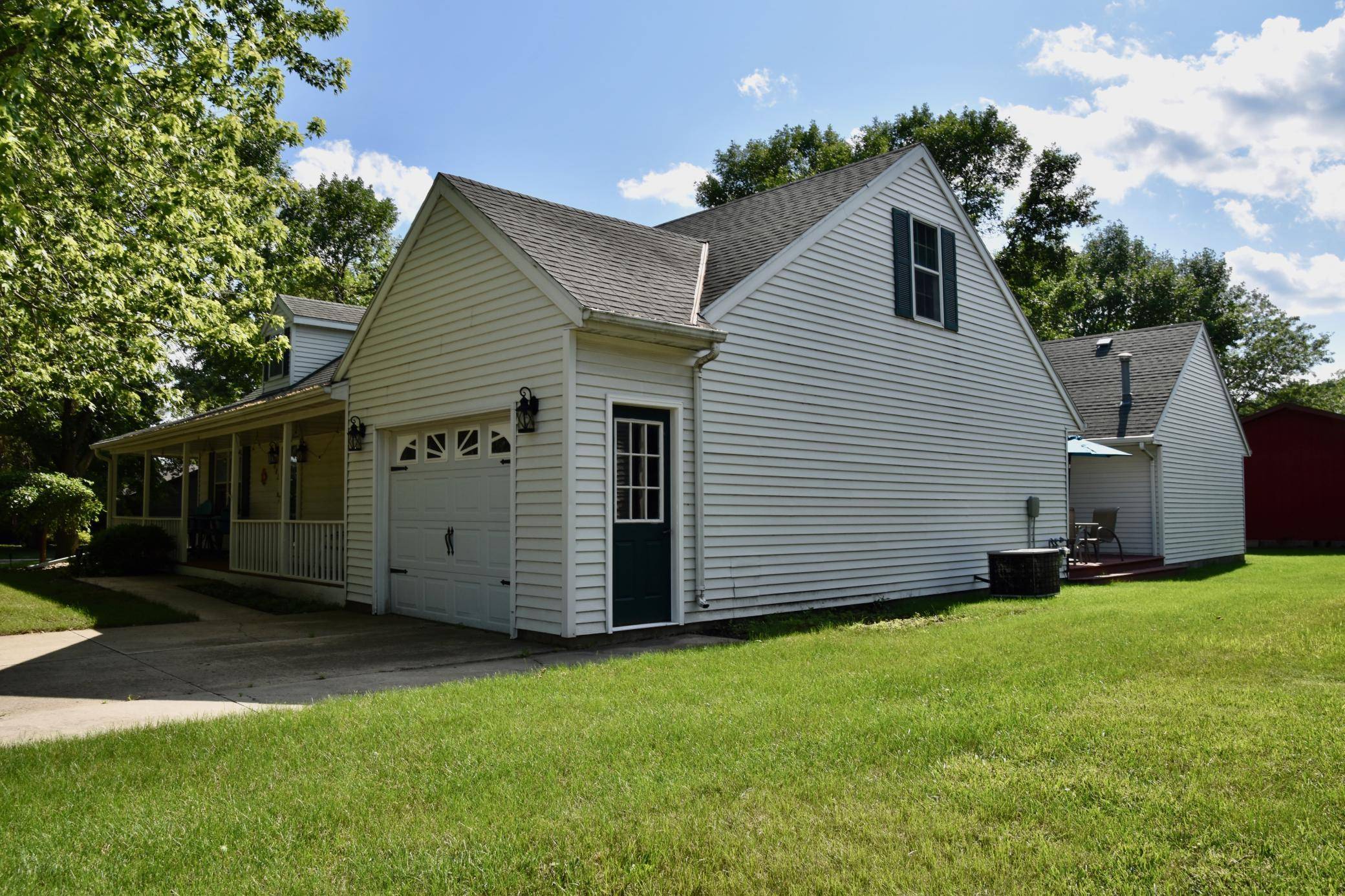 Sibley, IA 51249,403 Walnut DR