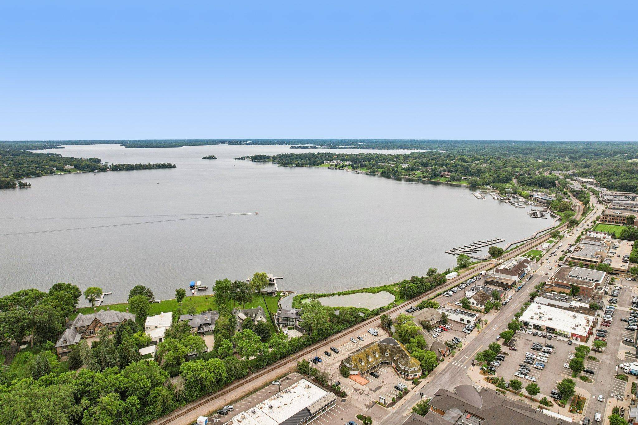 Wayzata, MN 55391,875 Lake ST N #212
