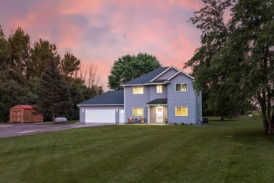 4695 Castle CIR, Winsted Twp, MN 55354