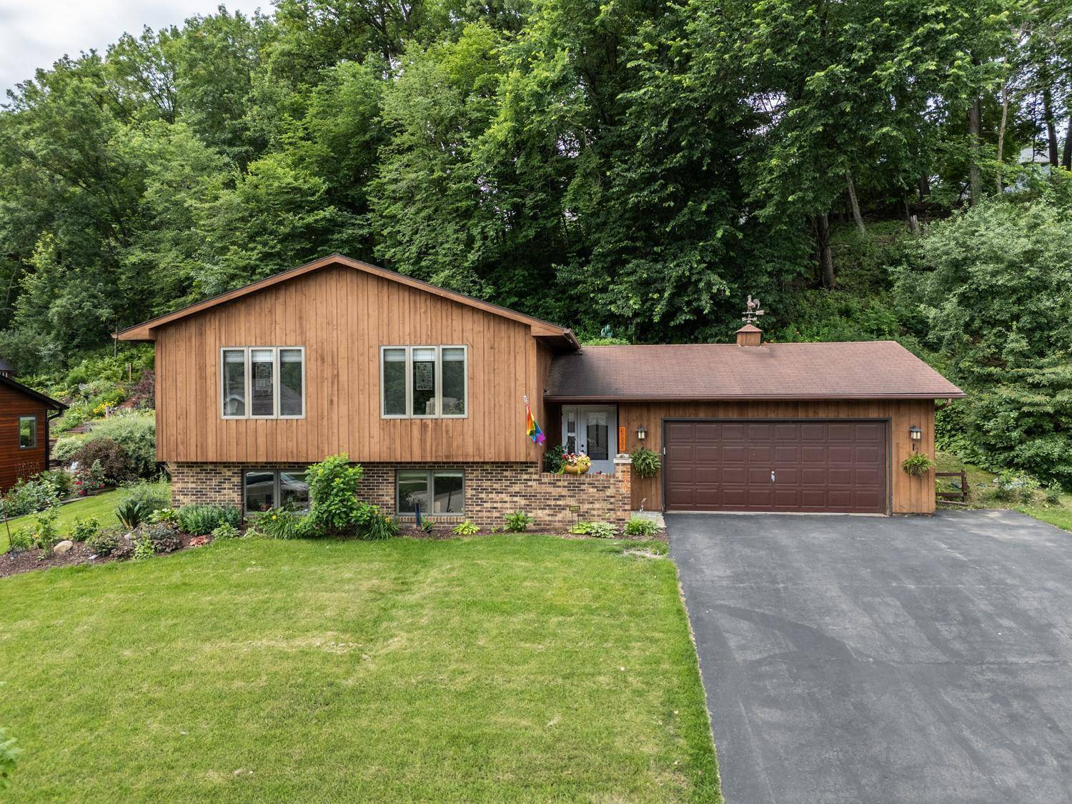 1800 Baihly Hills DR SW, Rochester, MN 55902