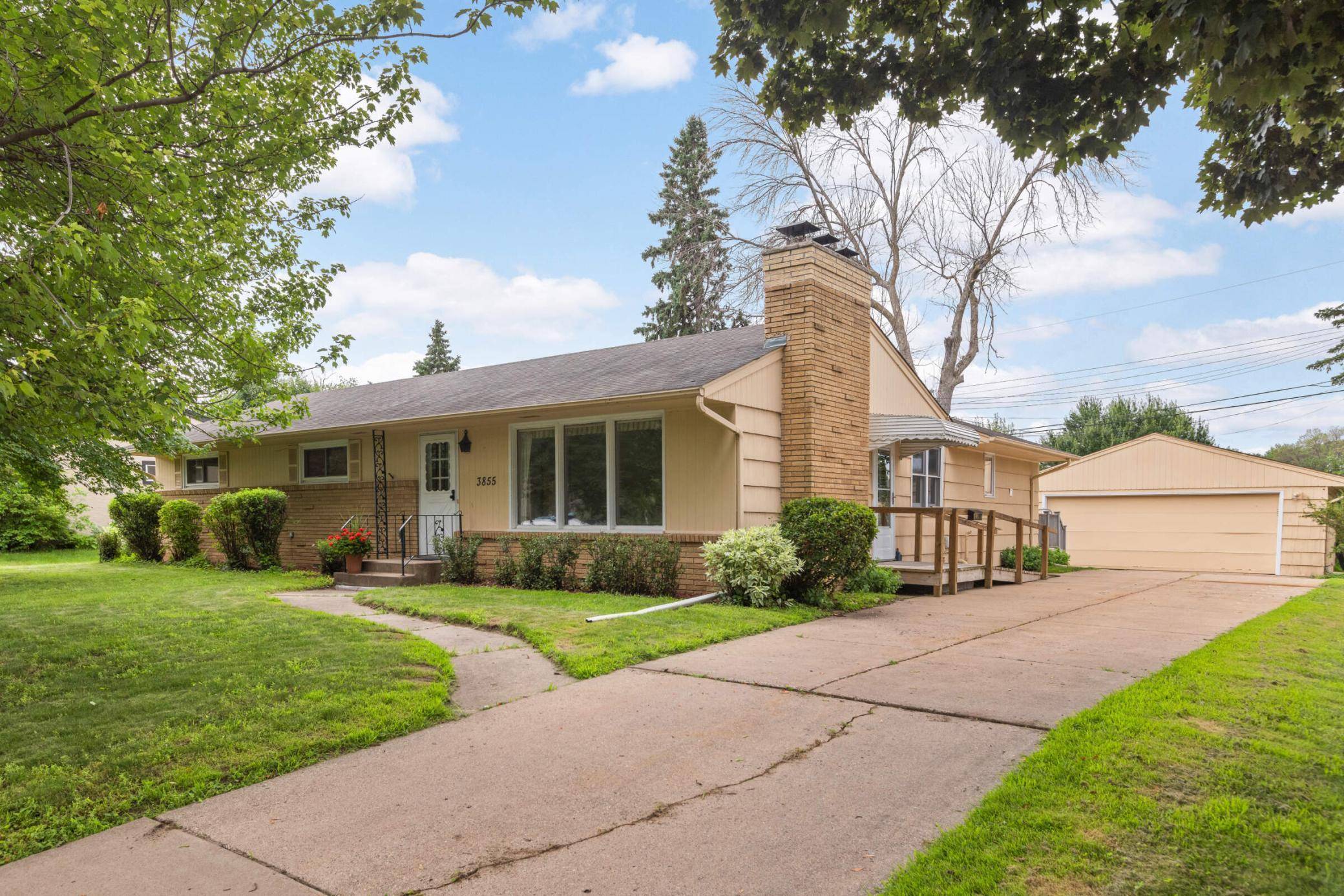 3855 Crestwood PL, White Bear Lake, MN 55110