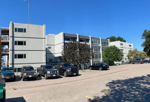 Detroit Lakes, MN 56501,315 Park Lake BLVD #207