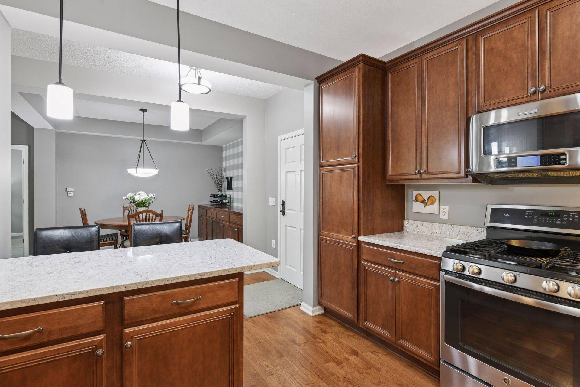 Edina, MN 55436,5275 Grandview SQ #3109