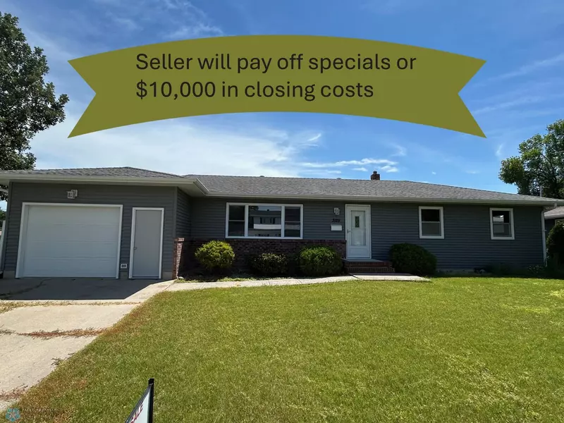 3129 7th ST N, Fargo, ND 58102