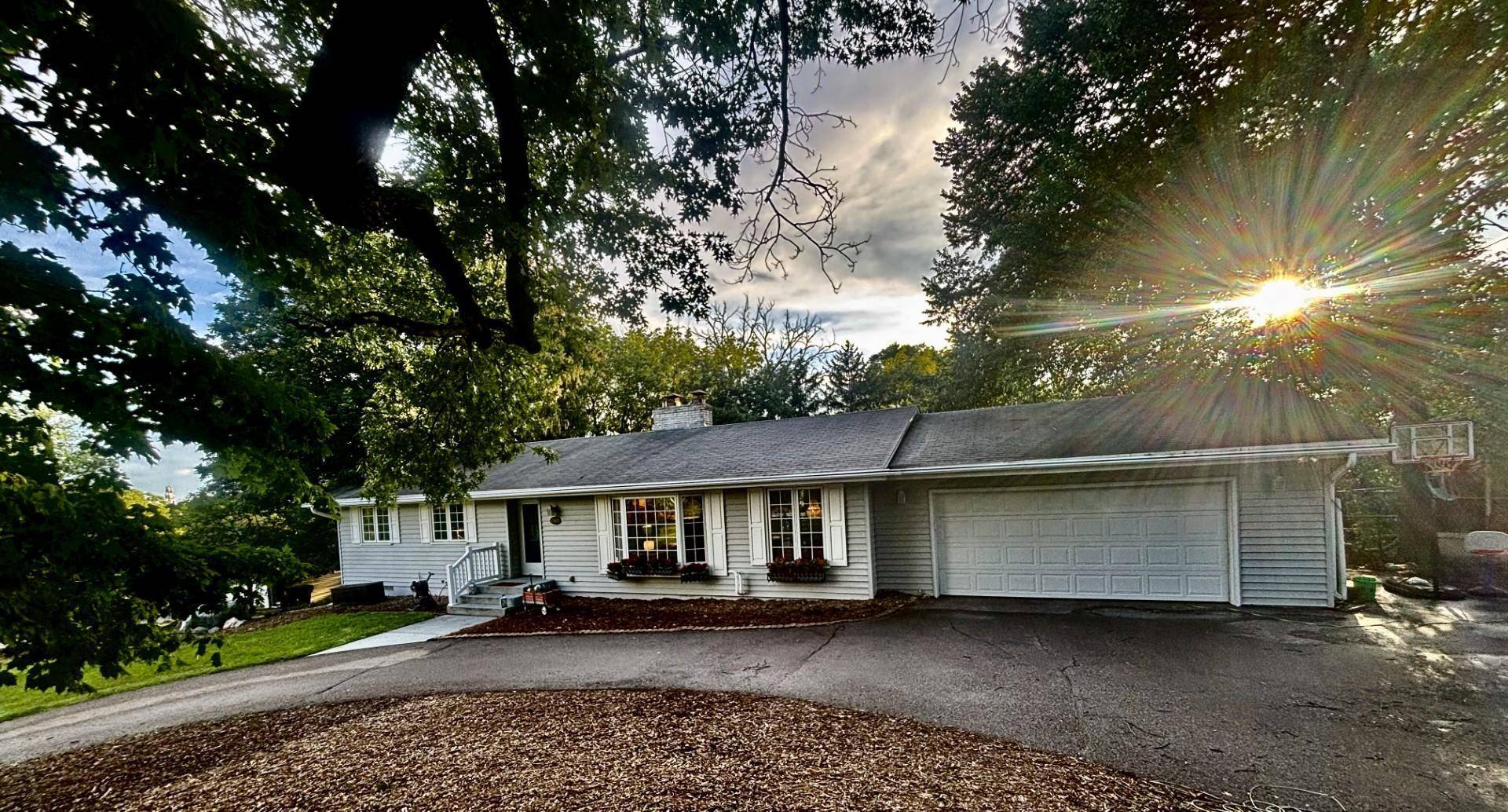10400 Ewing RD S, Bloomington, MN 55431