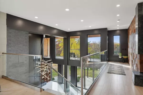 Shoreview, MN 55126,3318 W Owasso BLVD