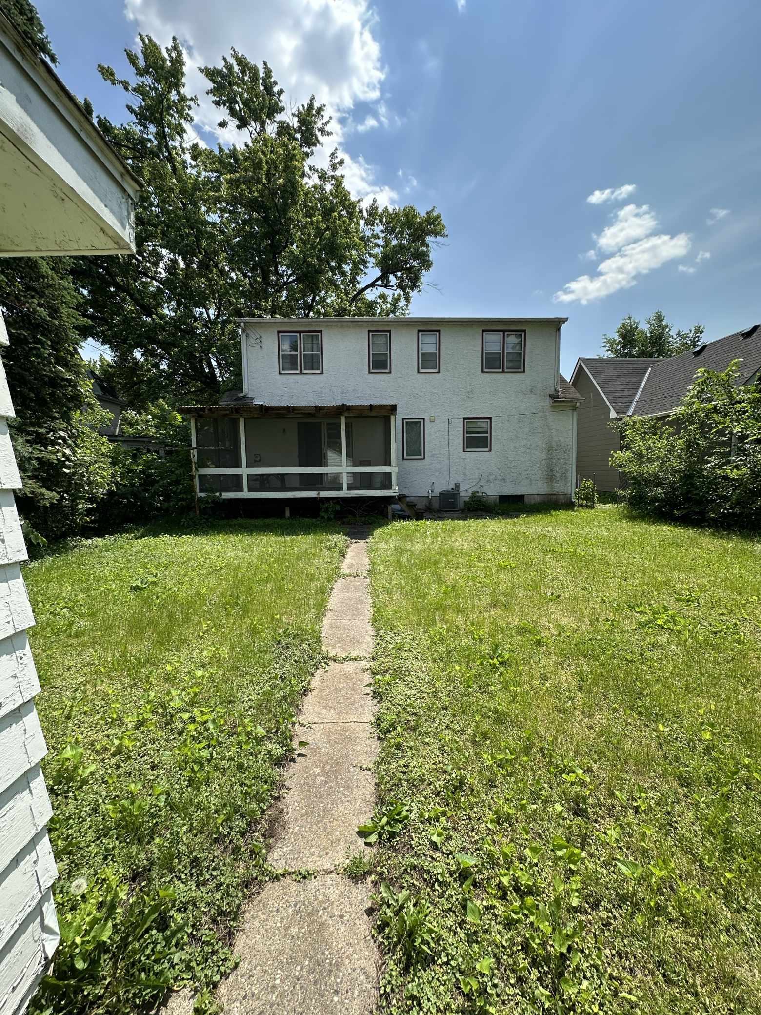 Saint Paul, MN 55103,1031 Burgess ST