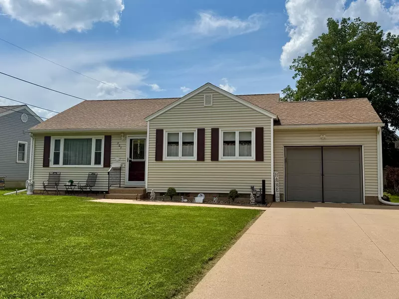 905 Clausen AVE, Albert Lea, MN 56007