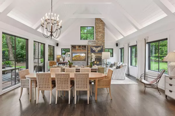 Edina, MN 55439,6617 Iroquois TRL